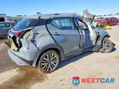 Trzecie zdjęcie samochodu z tyłu: 2021 NISSAN KICKS SV VIN:3N1CP5CV5ML529789 - miniatura