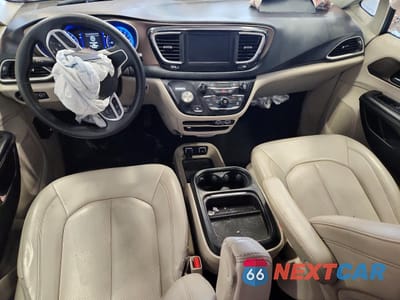 Zdjęcie 8 z 13 samochodu: 2021 CHRYSLER VOYAGER LXI VIN:2C4RC1DG9MR551986 - miniatura