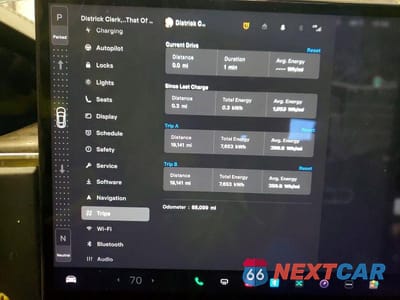 Zdjęcie 9 z 12 samochodu: 2023 TESLA MODEL S VIN:5YJSA1E52PF523158 - miniatura