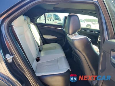 Zdjęcie 10 z 13 samochodu: 2017 CHRYSLER 300 S VIN:2C3CCABGXHH541704 - miniatura