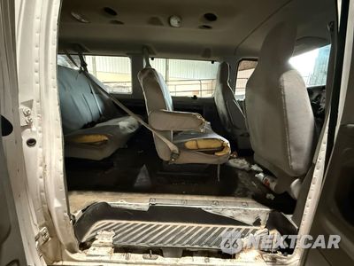 Zdjęcie 6 z 10 samochodu: 2012 FORD ECONOLINE E350 SUPER DUTY WAGON VIN:1FBSS3BL0CDA22996 - miniatura