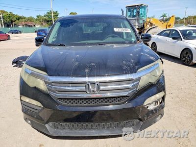 Piąte zdjęcie samochodu w środku: 2017 HONDA PILOT EXL VIN:5FNYF5H5XHB020574 - miniatura