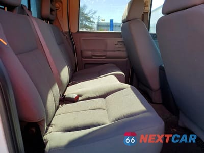 Zdjęcie 10 z 13 samochodu: 2005 DODGE DAKOTA QUAD SLT VIN:1D7HE48K85S292919 - miniatura