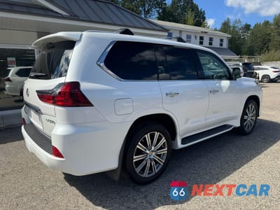 Czwarte zdjęcie samochodu z boku: 2016 LEXUS LX 570 VIN:JTJHY7AX0G4198272 - miniatura