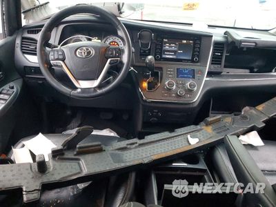 Zdjęcie 8 z 13 samochodu: 2018 TOYOTA SIENNA SE VIN:5TDXZ3DCXJS953016 - miniatura
