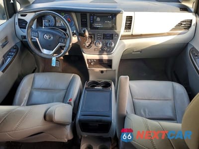 Zdjęcie 8 z 12 samochodu: 2016 TOYOTA SIENNA XLE 8-PASSENGER VIN:5TDYK3DC0GS724314 - miniatura
