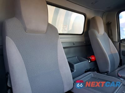 Zdjęcie 10 z 12 samochodu: 2016 ISUZU NPR BOX TRUCK VIN:54DB4W1B7GS806265 - miniatura