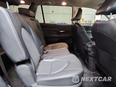 Zdjęcie 11 z 15 samochodu: 2025 TOYOTA GRAND HIGHLANDER LE VIN:5TDAAAB55SS101938 - miniatura