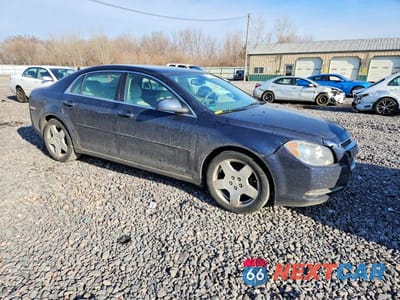 Czwarte zdjęcie samochodu z boku: 2010 CHEVROLET MALIBU 2LT VIN:1G1ZD5E74AF159562 - miniatura