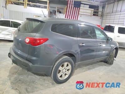 Trzecie zdjęcie samochodu z tyłu: 2011 CHEVROLET TRAVERSE LT VIN:1GNKRGED6BJ308068 - miniatura