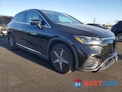 Czwarte zdjęcie samochodu z boku: 2023 MERCEDES-BENZ EQE SUV 500 4MATIC VIN:4JGGM2CB5PA036486 - miniatura