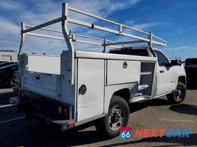 Trzecie zdjęcie samochodu z tyłu: 2015 CHEVROLET SILVERADO UTILITY / SERVICE TRUCK VIN:1GB0CUEG3FZ535045 - miniatura