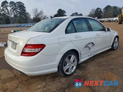Trzecie zdjęcie samochodu z tyłu: 2010 MERCEDES-BENZ C 300 VIN:WDDGF5EB1AF372911 - miniatura