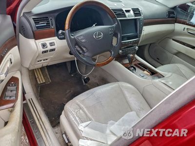 Zdjęcie 8 z 13 samochodu: 2012 LEXUS LS 460 VIN:JTHCL5EF3C5014432 - miniatura