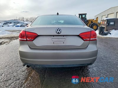 Zdjęcie 6 z 13 samochodu: 2015 VOLKSWAGEN PASSAT S VIN:1VWAT7A3XFC013811 - miniatura