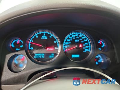 Zdjęcie 9 z 13 samochodu: 2011 CHEVROLET SUBURBAN K1500 LT VIN:1GNSKJE36BR105093 - miniatura