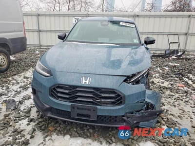 Piąte zdjęcie samochodu w środku: 2025 HONDA HR-V SPORT VIN:3CZRZ2H52SM789030 - miniatura