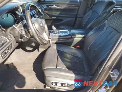 Zdjęcie 7 z 12 samochodu: 2016 BMW 740 I VIN:WBA7E2C57GG547607 - miniatura