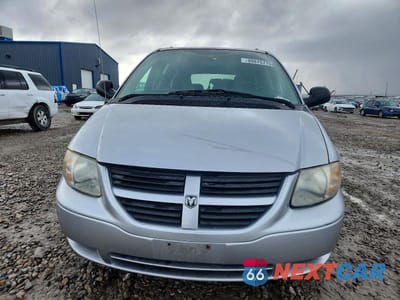 Piąte zdjęcie samochodu w środku: 2005 DODGE GRAND CARAVAN SE VIN:1D4GP24R75B204713 - miniatura