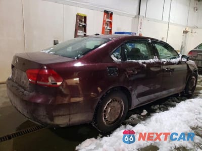 Trzecie zdjęcie samochodu z tyłu: 2013 VOLKSWAGEN PASSAT S VIN:1VWAP7A38DC125475 - miniatura