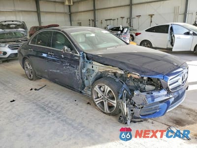 Czwarte zdjęcie samochodu z boku: 2020 MERCEDES-BENZ E 350 4MATIC VIN:WDDZF8EB1LA704646 - miniatura