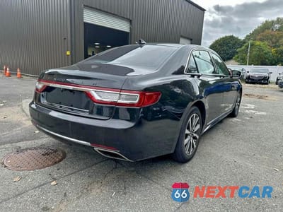 Czwarte zdjęcie samochodu z boku: 2018 LINCOLN CONTINENTAL VIN:1LN6L9HK0J5602697 - miniatura