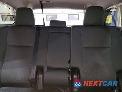 Zdjęcie 10 z 13 samochodu: 2018 TOYOTA HIGHLANDER LE VIN:5TDBZRFH5JS870454 - miniatura