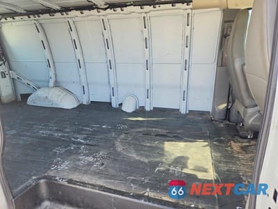 Zdjęcie 11 z 13 samochodu: 2020 CHEV EXPRESS CARGO 2500 1 VIN:1GCWGBFP8L1143413 - miniatura