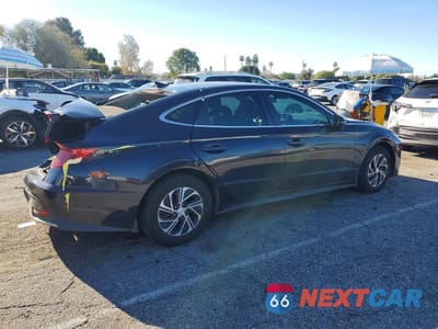 Trzecie zdjęcie samochodu z tyłu: 2023 HYUNDAI SONATA HYBRID VIN:KMHL24JJXPA061023 - miniatura