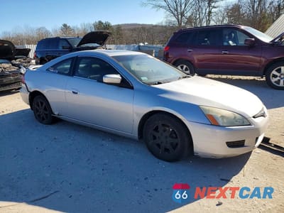 Czwarte zdjęcie samochodu z boku: 2004 HONDA ACCORD EX VIN:1HGCM82684A017700 - miniatura