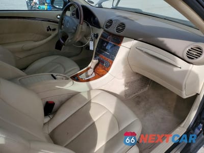 Zdjęcie 8 z 12 samochodu: 2009 MERCEDES-BENZ CLK 350 VIN:WDBTK56F89T106478 - miniatura