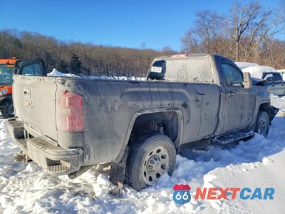 Trzecie zdjęcie samochodu z tyłu: 2017 GMC SIERRA K3500 VIN:1GT32VCG2HZ280069 - miniatura