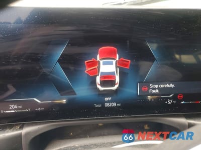 Zdjęcie 9 z 13 samochodu: 2025 BMW 330I VIN:3MW69CW09S8F11351 - miniatura