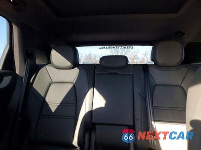 Zdjęcie 10 z 12 samochodu: 2024 PORSCHE CAYENNE S VIN:WP1AL2AY0RDA32060 - miniatura