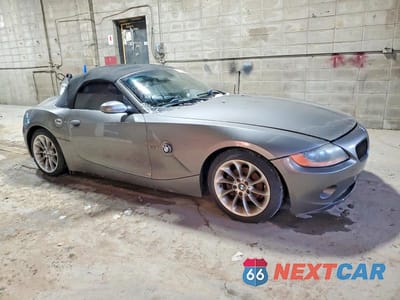 Czwarte zdjęcie samochodu z boku: 2004 BMW Z4 2.5 VIN:4USBT33554LR68134 - miniatura