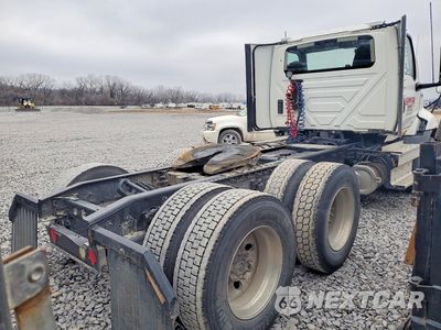 Czwarte zdjęcie samochodu z boku: 2018 INTERNATIONAL RH613 - SEMI TRUCK VIN:3HSDWTZR4JN794164 - miniatura