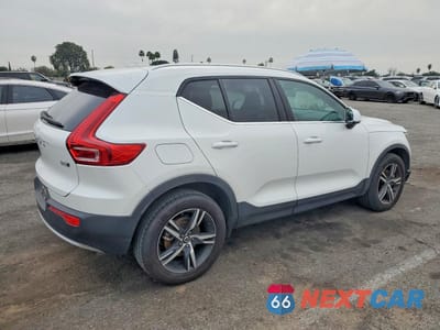Trzecie zdjęcie samochodu z tyłu: 2025 VOLVO XC40 CORE VIN:YV4L12UJ5S2477083 - miniatura