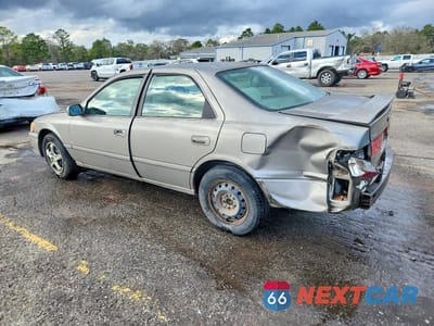 Drugie zdjęcie samochodu z przodu: 2000 TOYOTA CAMRY LE VIN:4T1BG22K6YU669517 - miniatura