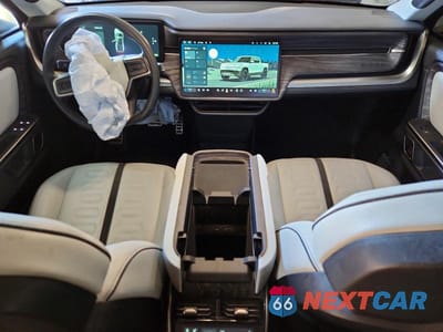 Zdjęcie 8 z 12 samochodu: 2022 RIVIAN R1T ADVENTURE VIN:7FCTGAAA7NN013001 - miniatura