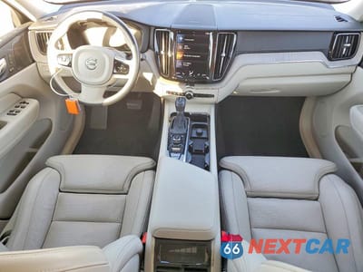 Zdjęcie 8 z 13 samochodu: 2021 VOLVO XC60 T5 INSCRIPTION VIN:YV4102DL7M1886528 - miniatura