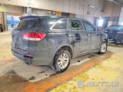 Trzecie zdjęcie samochodu z tyłu: 2016 KIA SORENTO LX VIN:5XYPG4A36GG124997 - miniatura