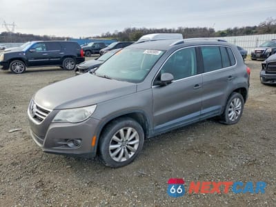 2011 VOLKSWAGEN TIGUAN S WVGBV7AX1BW552908 - główne zdjęcie licytacji z USA - miniatura