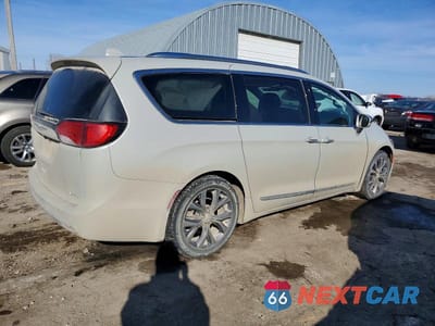 Trzecie zdjęcie samochodu z tyłu: 2019 CHRYSLER PACIFICA LIMITED VIN:2C4RC1GG5KR588154 - miniatura