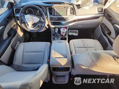 Zdjęcie 8 z 14 samochodu: 2017 TOYOTA HIGHLANDER LE VIN:5TDZZRFH5HS226140 - miniatura