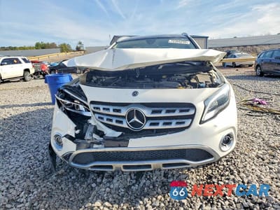 Piąte zdjęcie samochodu w środku: 2019 MERCEDES-BENZ GLA 250 VIN:WDCTG4EB5KJ551896 - miniatura
