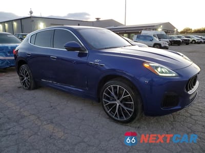 Czwarte zdjęcie samochodu z boku: 2023 MASERATI GRECALE GT VIN:ZN682AVA1P7415994 - miniatura