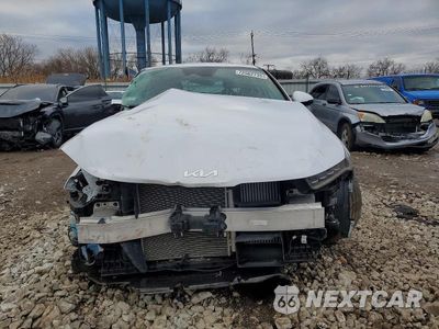 Piąte zdjęcie samochodu w środku: 2022 KIA K5 LX VIN:5XXG24J22NG118086 - miniatura