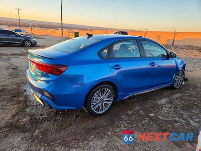 Trzecie zdjęcie samochodu z tyłu: 2024 KIA FORTE GT-LINE VIN:3KPF54AD5RE725019 - miniatura