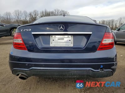 Zdjęcie 6 z 12 samochodu: 2012 MERCEDES-BENZ C 250 VIN:WDDGJ4HB4CF925137 - miniatura