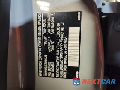 Zdjęcie 13 z 14 samochodu: 2025 VOLVO XC40 PLUS VIN:YV4L12UC7S2506634 - miniatura